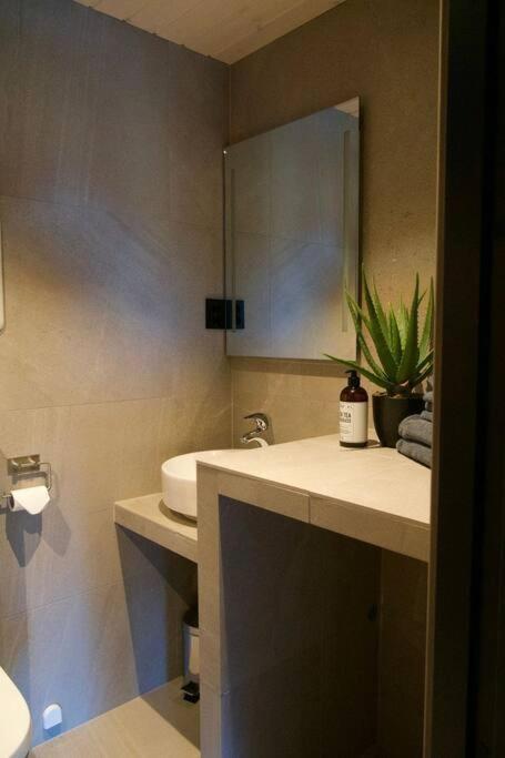 Seafront Apartment 亨宁斯韦尔 外观 照片